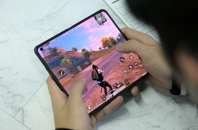 和平精英辅助【快鱼S直装容器版】全图透视 锁死自瞄 人物美化 人物方框 人物射线 人物骨骼